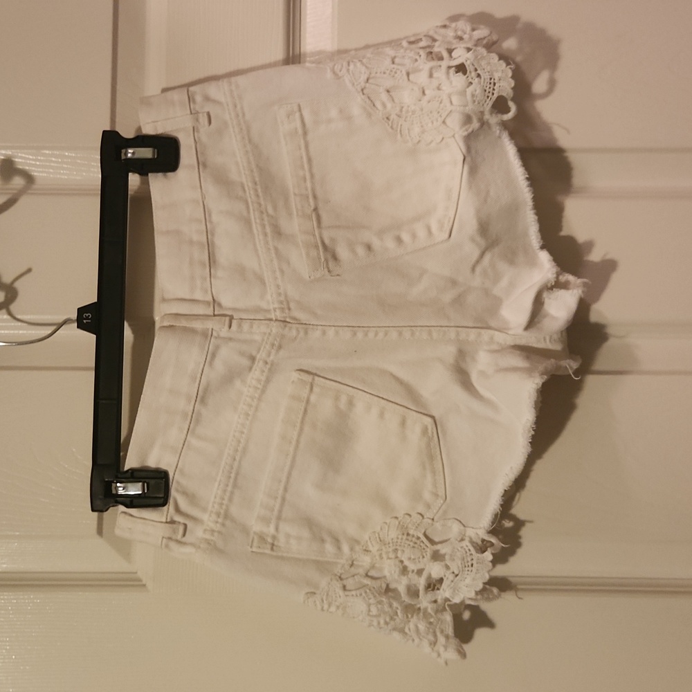 Booty crochet lace shorts - Picture 4 of 4